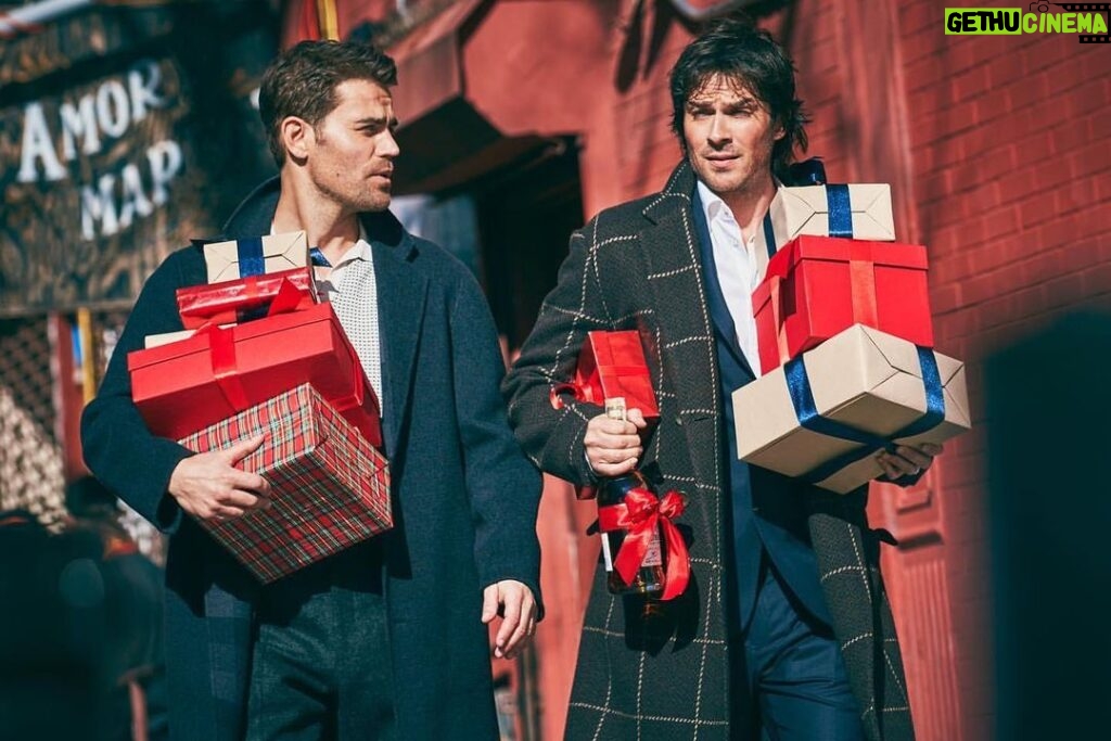 Ian Somerhalder Instagram - Happy Holidays EVERYONE. Thank you from the bottom of my heart. Thank you for everything. REPOST: @brothersbondbourbon