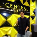 Iang Sittha Sapanuchart Instagram - วันก่อนแวะไปให้พี่ๆที่ @centralclinic ดูแลหน้าตาให้ก่อนเปิดละครเรื่องใหม่ บริการดีเหมือนเดิมให้คำแนะนำเป็นกันเองมากครับ ใครอยากดูดีขึ้น เรียนเชิญเลยนะครับ 😊