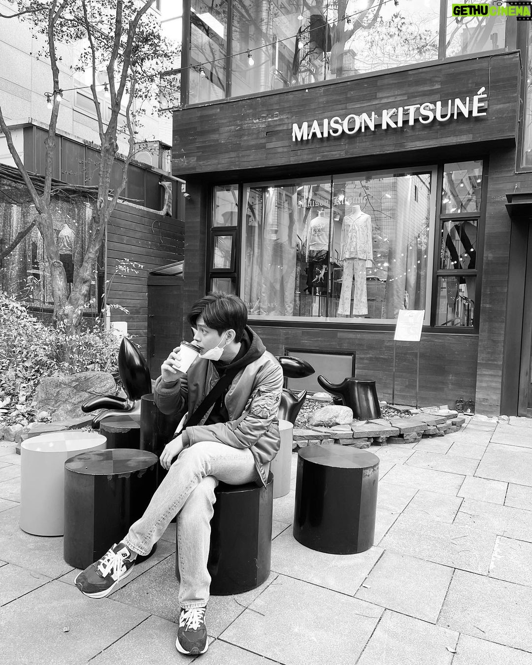 Iang Sittha Sapanuchart Instagram - -5 หนาวหูจะหลุด Maison Kitsuné Seoul