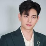 Iang Sittha Sapanuchart Instagram - วันนี้ไปร่วมงาน #oneสนั่นจอ เปิดตัวละครเรื่องทองประกายแสด ฝากตามรับชมเร็วๆนี้นะครับทางช่อง @one31thailand ขอบคุณชุดสูทเท่ๆนะครับ @milanweddingbkk 🙏🏻🙏🏻🙏🏻 เมืองไทยรัชดาลัย เธียเตอร์ (Muang Thai Rachadalai Theatre)