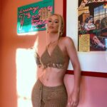 Iggy Azalea Instagram - Taking advantage