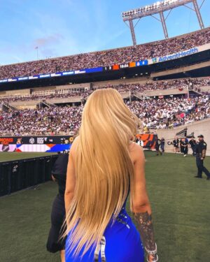 Iggy Azalea Instagram - BACK OUTSIDE AND FEELING GOOD 🦋
