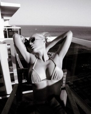 Iggy Azalea Instagram - Recharge Mode. 🌞