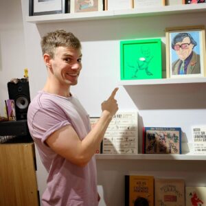 Iggy Rubin Instagram - Aquí aprovechamos la visita a @lallamastore para encasquetarles un arte original que espero que acabe alegrando la pared de un hogar.
