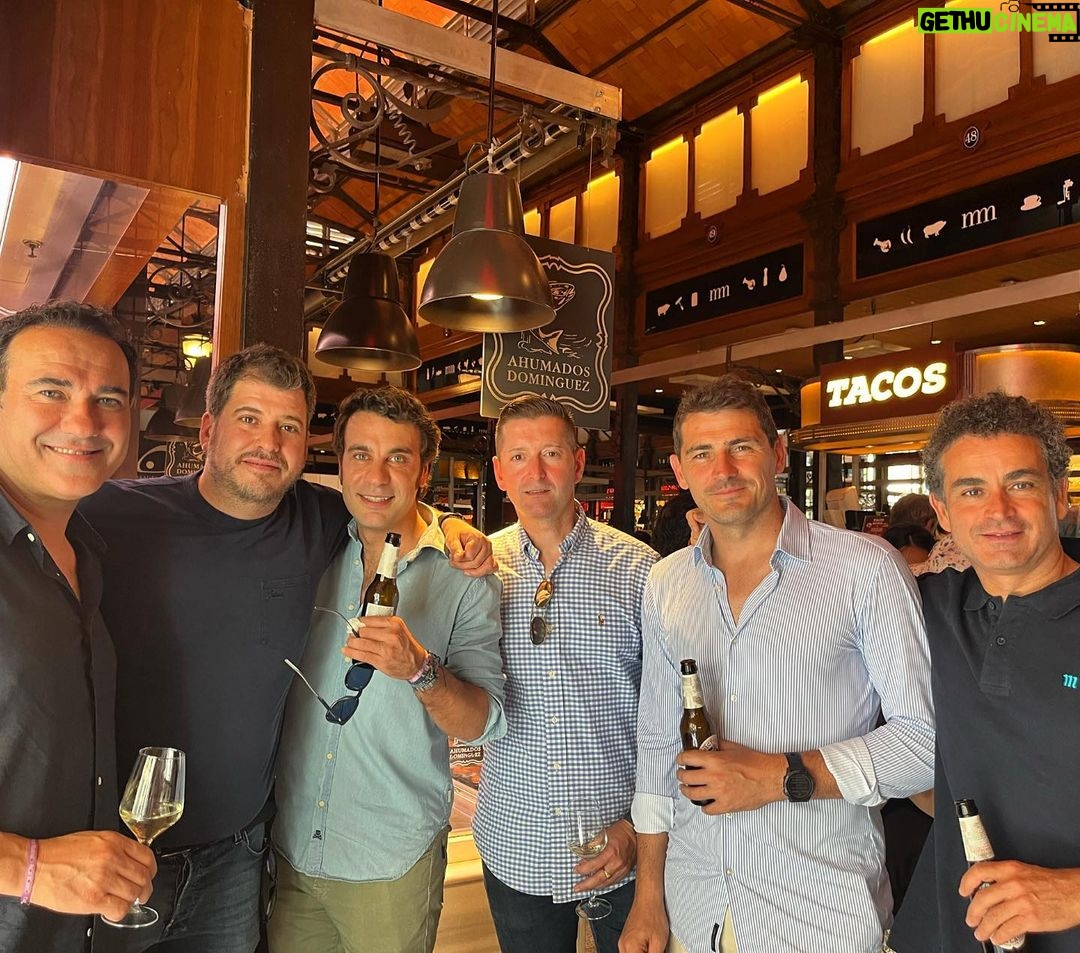 Iker Casillas Instagram - Los viernes son muy agradables! Mando abrazo a todos! Camino de 20M! Mercado san Miguel Madrid