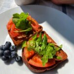 Iker Casillas Instagram - Qué importante es cuidar la salud con la alimentación! Gracias por estos panes @mimhabits_es, super descubrimiento! ✌🏼 A desayunar!! 😋