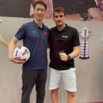 Iker Casillas Instagram - Increíble haber compartido esta experiencia con @f.morientes9 y @luchogarcia14. Afrontamos esta nueva era de @laliga con muchas ganas 🙌🏼 Estamos convencidos de que la fuerza de nuestro fútbol no está solo aquí, cruza fronteras. Gracias a todos, y sobre todo a los fans que tanto cariño me han mostrado estos días en China. Seguimos!!