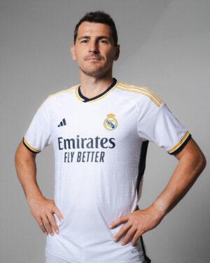 Iker Casillas Instagram - Empieza una temporada llena de magia!! 🪄 Vamos @realmadrid

@adidasfootball