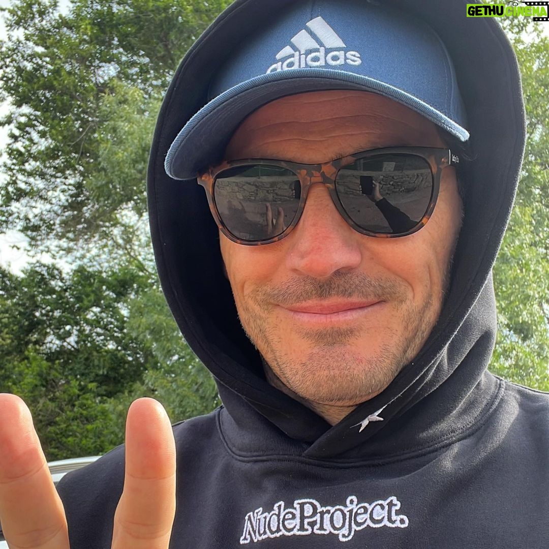 Iker Casillas Instagram - Maravilloso miércoles!! ✌🏼 Soto del Real