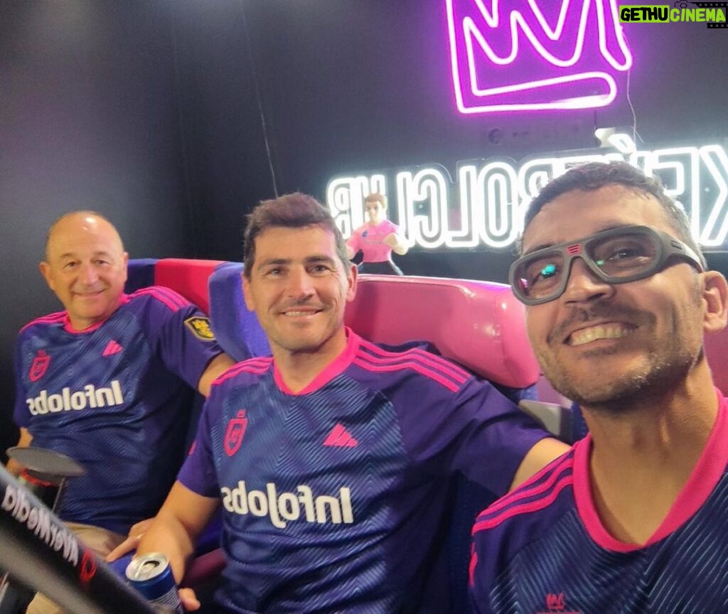 Iker Casillas Instagram - Arrancamos en @cuatrotv !!!3er partido de la @kingsleague !!! Vamos @1kfutbolclub!!! 💜🩷💜🩷