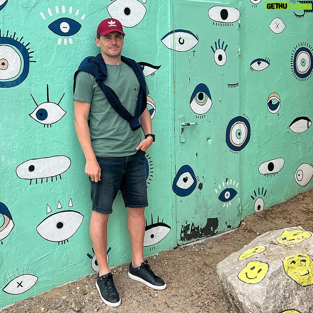 Iker Casillas Instagram - Vive hoy, ya veremos que ocurre mañana… #felizdomingo #senosvienemayo🌞💪