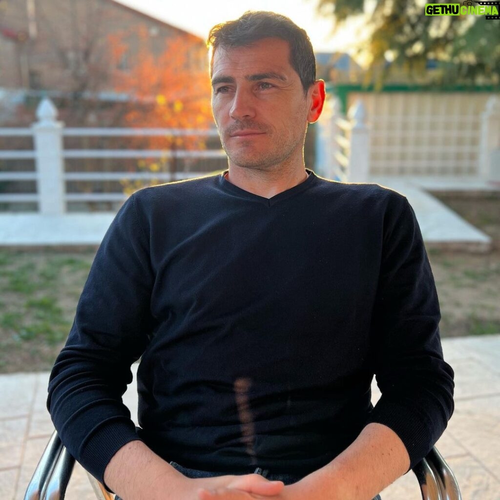 Iker Casillas Instagram - Pic by @goonzaloveentero 🌅 #goodweekend