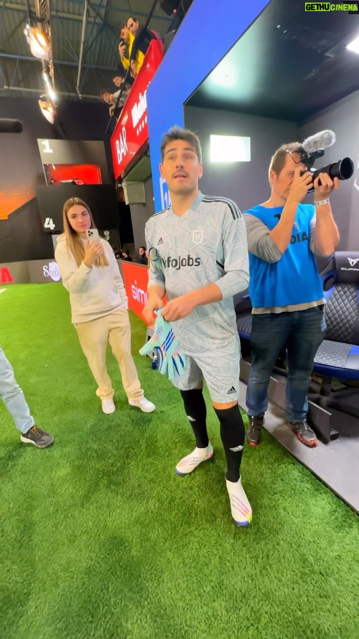 Iker Casillas Instagram - ¿Qué os ha parecido Iker Casillas en la Kings League con 1K? 😜✌🏻