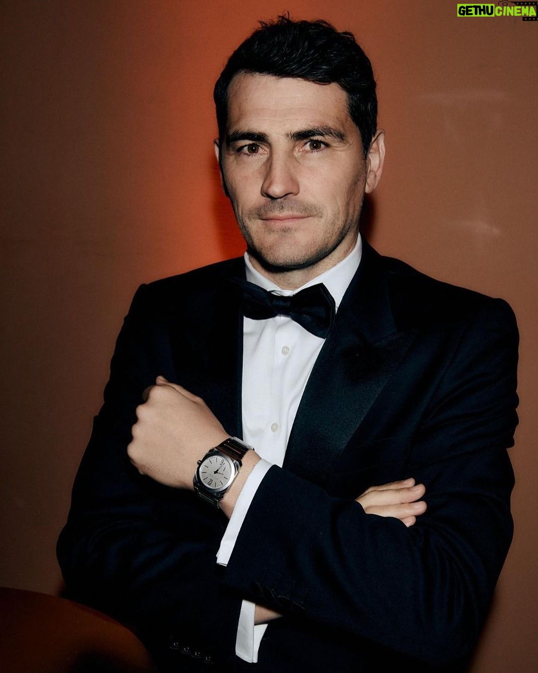Iker Casillas - 143.4K Likes - Que bien lo pasamos ayer con mis amigos de @bulgari!! #Serpenti75 #ad