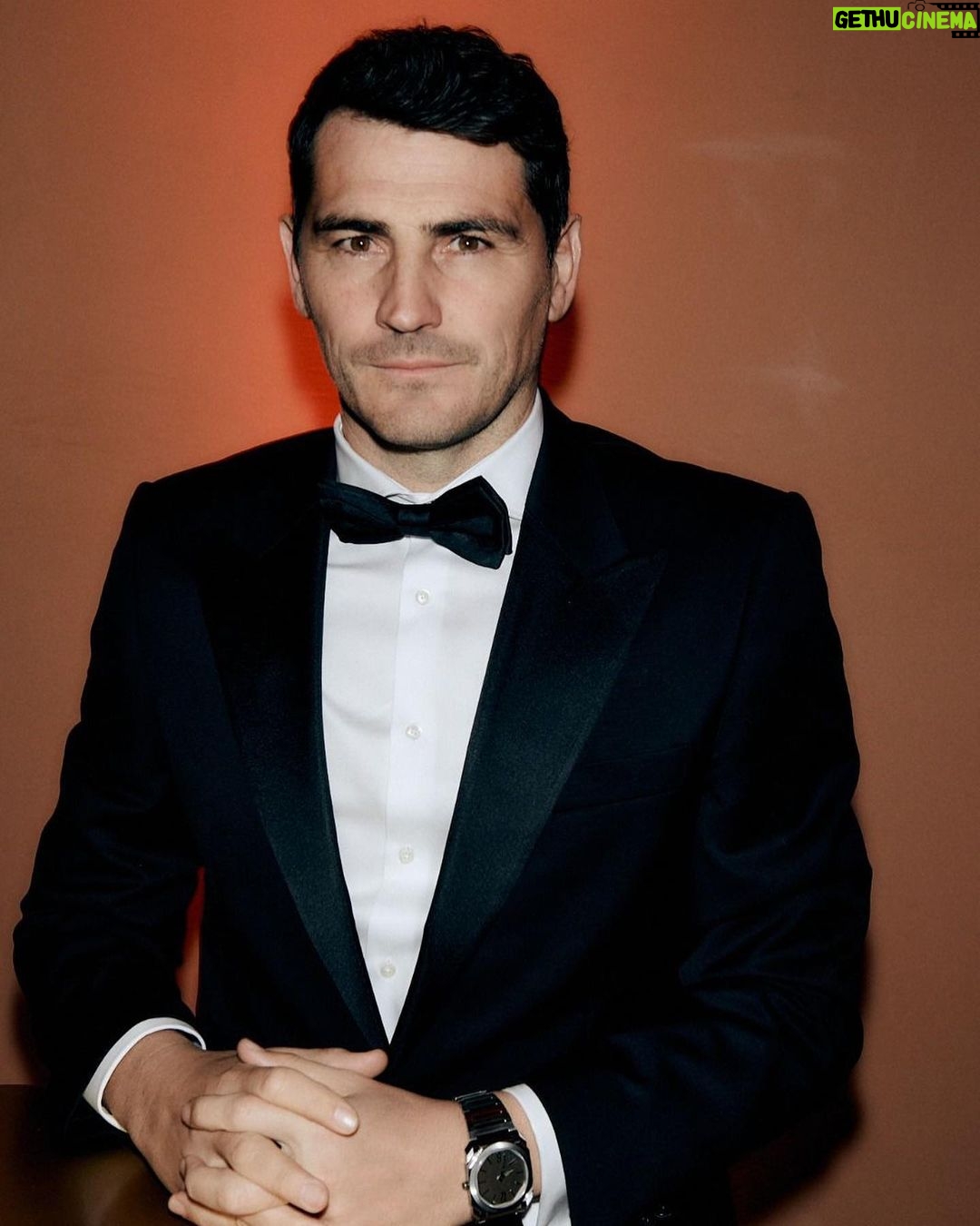 Iker Casillas - 143.4K Likes - Que bien lo pasamos ayer con mis amigos de @bulgari!! #Serpenti75 #ad