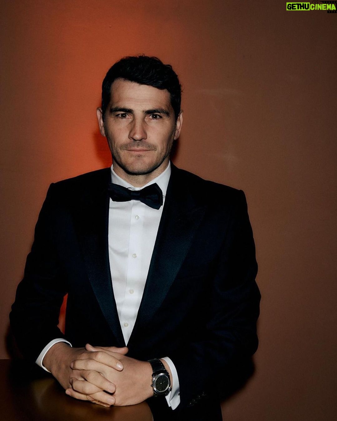 Iker Casillas - 143.4K Likes - Que bien lo pasamos ayer con mis amigos de @bulgari!! #Serpenti75 #ad