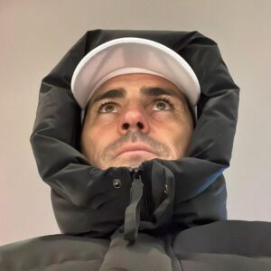 Iker Casillas Instagram - Estaba pensando… 😳
