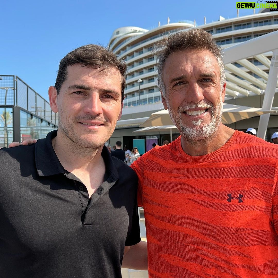 Iker Casillas Instagram - Lujazo!! ⚽️ 🇦🇷 #batigol Doha, Qatar