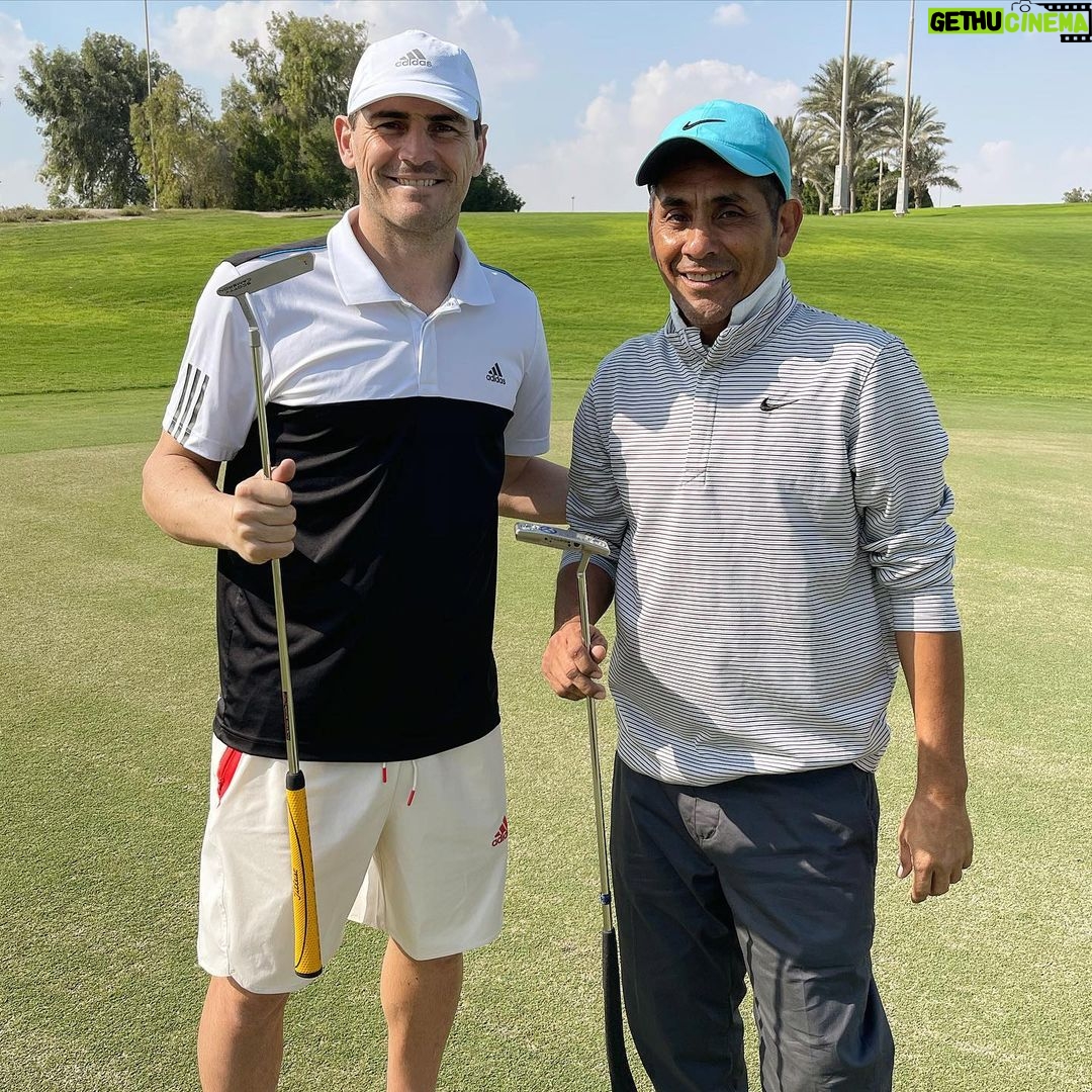 Iker Casillas - 138.3K Likes - Con el peor compañero de ⛳️ posible: Jorge Campos!! No hay otro mejor @garciaposti ??