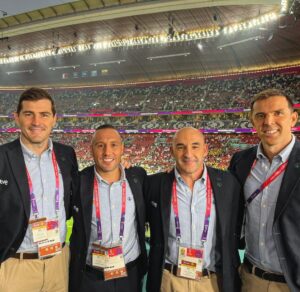 Iker Casillas Instagram - Empezamos el @fifaworldcup !! 
🇶🇦2️⃣0️⃣2️⃣2️⃣