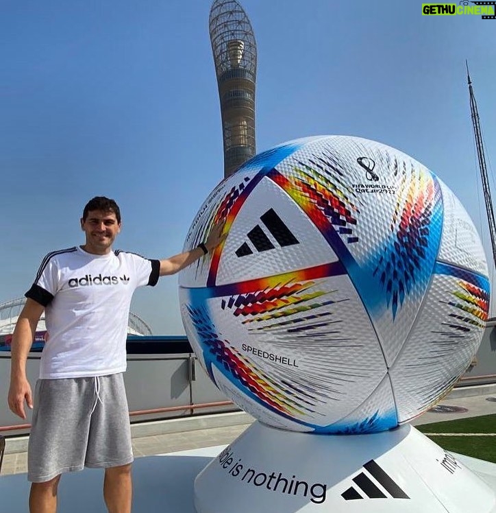 Iker Casillas - 140.4K Likes - Comienzo de la @fifaworldcup en el ático de la casa de la familia @adidasmena en Qatar 🏡 ⚽️