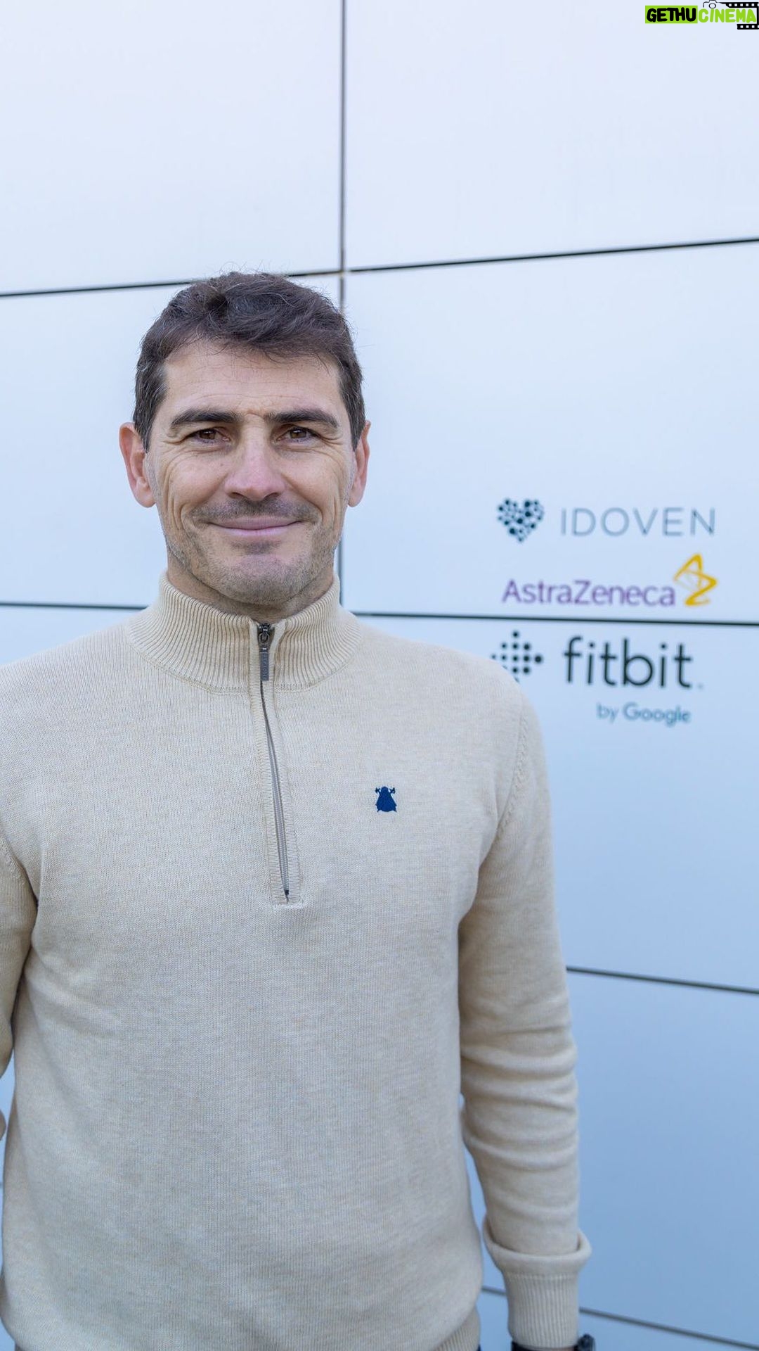 Iker Casillas Instagram - Hoy es un día importante. Idoven, startup de la que formo parte desde hace años y @AstraZenecaes, han anunciado un acuerdo de colaboración para diagnosticar las enfermedades del corazón a través de Inteligencia Artifical, y monitorizar en remoto a personas bajo tratamiento a través de dispositivos @Fitbitespana. #soundON 🔊 Today is a very special day. Idoven, a startup I have been involved with for years, has announced a partnership with @AstraZenecaes to diagnose heart diseases through Artificial Intelligence and remotely monitor patients’ undertreatment through @Fitbitespana devices. #soundON 🔊