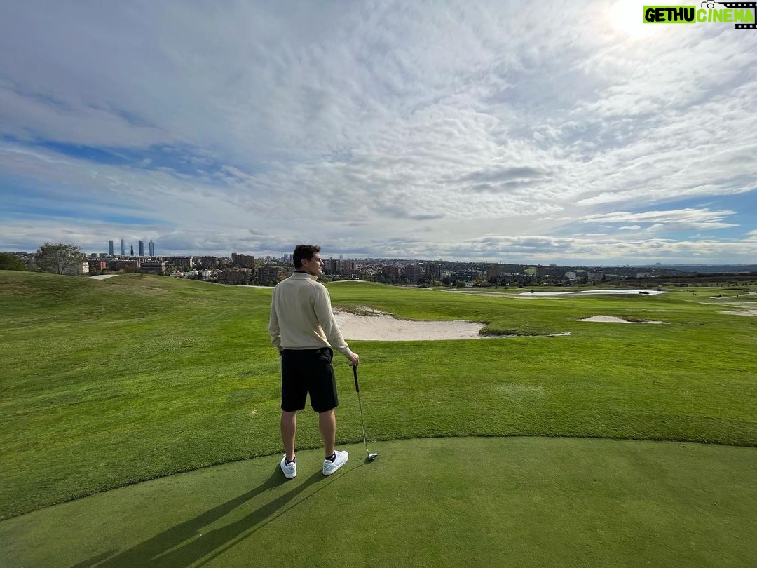 Iker Casillas Instagram - Golf-eando… ⛳️ 😎 #buenfindesemana Centro Nacional de Golf