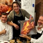 Iker Casillas Instagram - Muchas gracias querido @xoseportas !! Menos mal que ayudaste a @dr.angelmartin a cocinar!!🙌🏻 #felizsabado😘 Madrid, Spain
