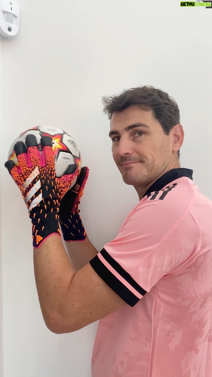 Iker Casillas - 325.1K Likes - Os hemos escuchado!! Ha llegado!! ESTÁ AQUÍ 🙌🏼🧤
¡Apúntate al nuevo clinic de Iker Casillas Academy en Dubai junto a @fursanhispania! ¡Te esperamos el próximo 19, 20 y 21 de noviembre! 💥
👉🏼Toda la info en la bio de @1kacademy
Gracias a nuestro sponsor principal #AixInvestmentGroup por acompañarnos de nuevo. 🔥