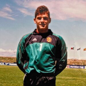 Iker Casillas Instagram - Mi #tbt de hoy es de la MERIDIAN CUP que jugamos en Sudáfrica allá por enero de 1997. Aprovecho y felicito a la @sefutbol por su clasificación para la FINAL FOUR de la NATIONS LEAGUE✌🏼🇪🇸