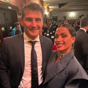 Iker Casillas Instagram - Y también conocí a @chanelterrero 
✌🏼😉