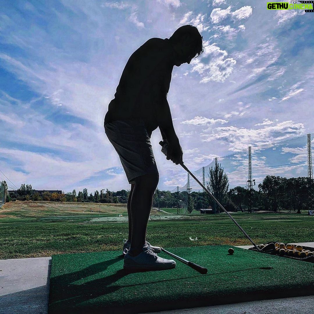 Iker Casillas Instagram - ⛳️ #handicap 3️⃣6️⃣ 😤 #seve 🔝 Las Rejas Golf Club