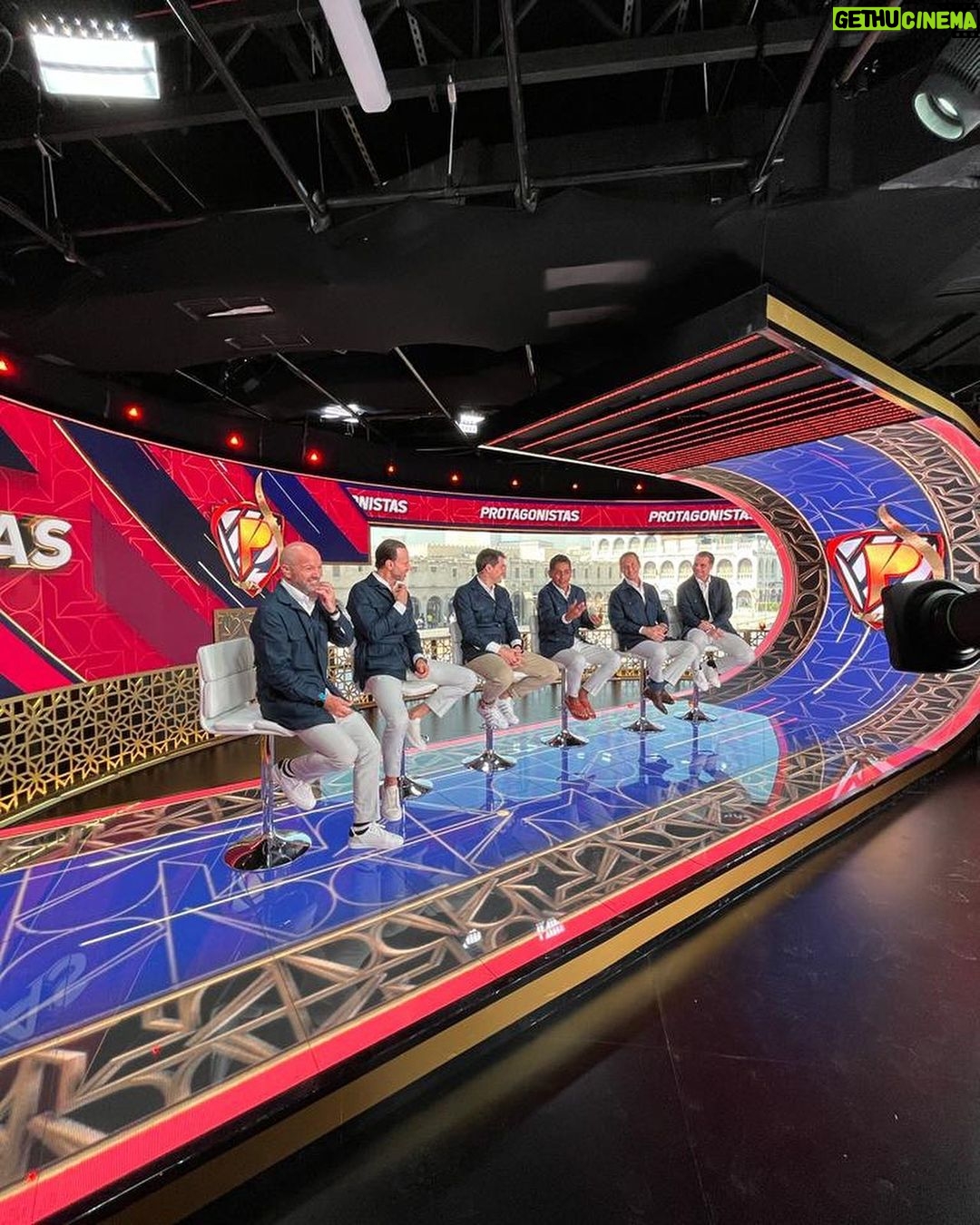 Iker Casillas - 114.5K Likes - Vaya sorpresas hoy en Qatar 😶!!
Lo hablamos en el debate técnico de la jornada de protagonistas en @aztecadeportes ⚽️👌🏼
Quién se lo haya perdido, puede verlo en: www.aztecadeportes.com #ElCanaldelMundial