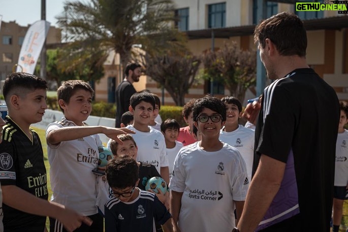 Iker Casillas Instagram - Con @fundacion.realmadrid en Doha. 🇶🇦😇 Doha, Qatar
