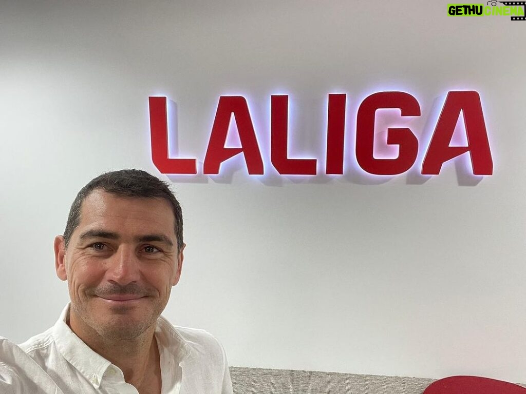 Iker Casillas Instagram - El programa #MEETLALIGA, un reto apasionante para startups!! El mundo del deporte no es sólo practicarlo, es lo que rodea a toda una industria para seguir creciendo. Deporte, tecnología y emprendimiento. Seguimos equipo @sportboosthub @laliga!! Madrid, Spain