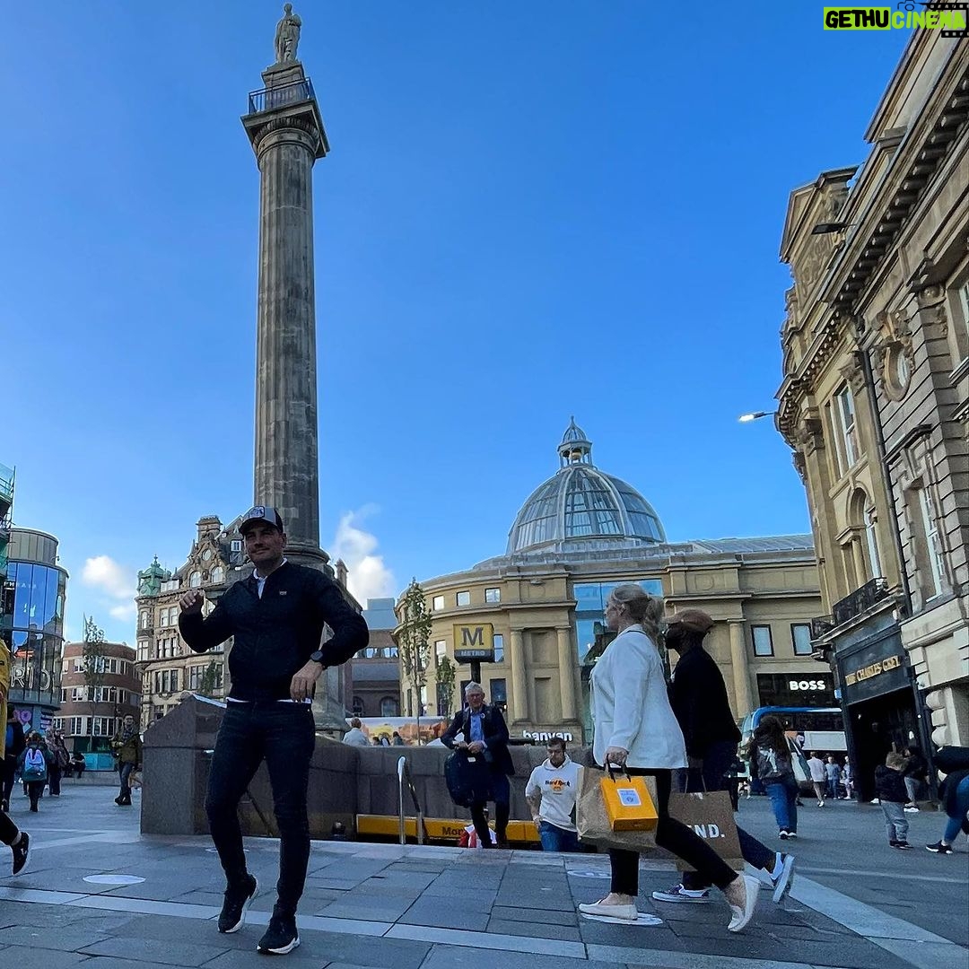 Iker Casillas Instagram - Visit Newcastle. 🏴 🏰 🏴 Newcaslte
