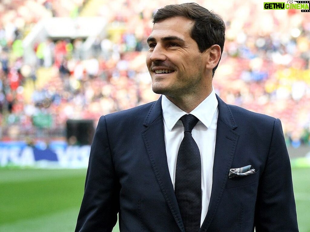 Iker Casillas Instagram - Buenos días!!