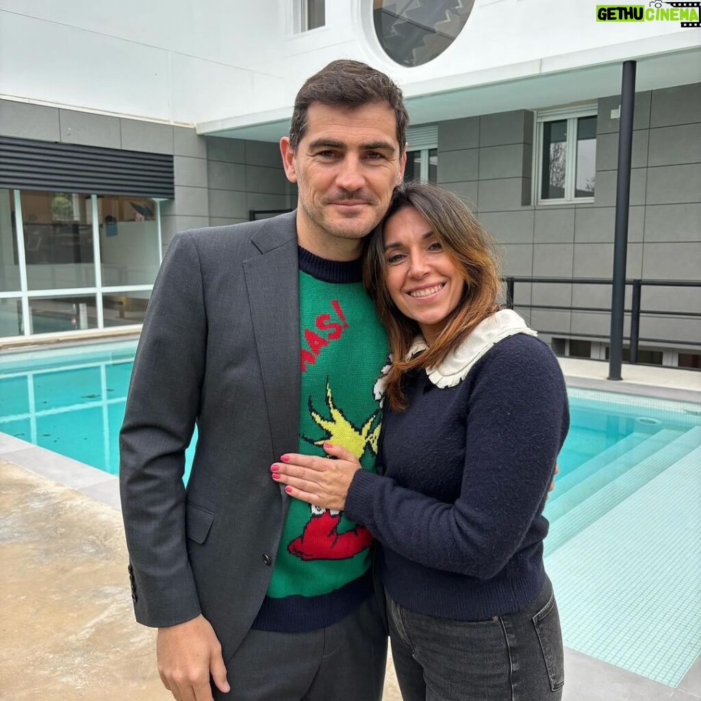 Iker Casillas Instagram - Organizando el plan! 👌🏼 #NingúnNiñoSinJuguete #ElPlanMágicodeIker