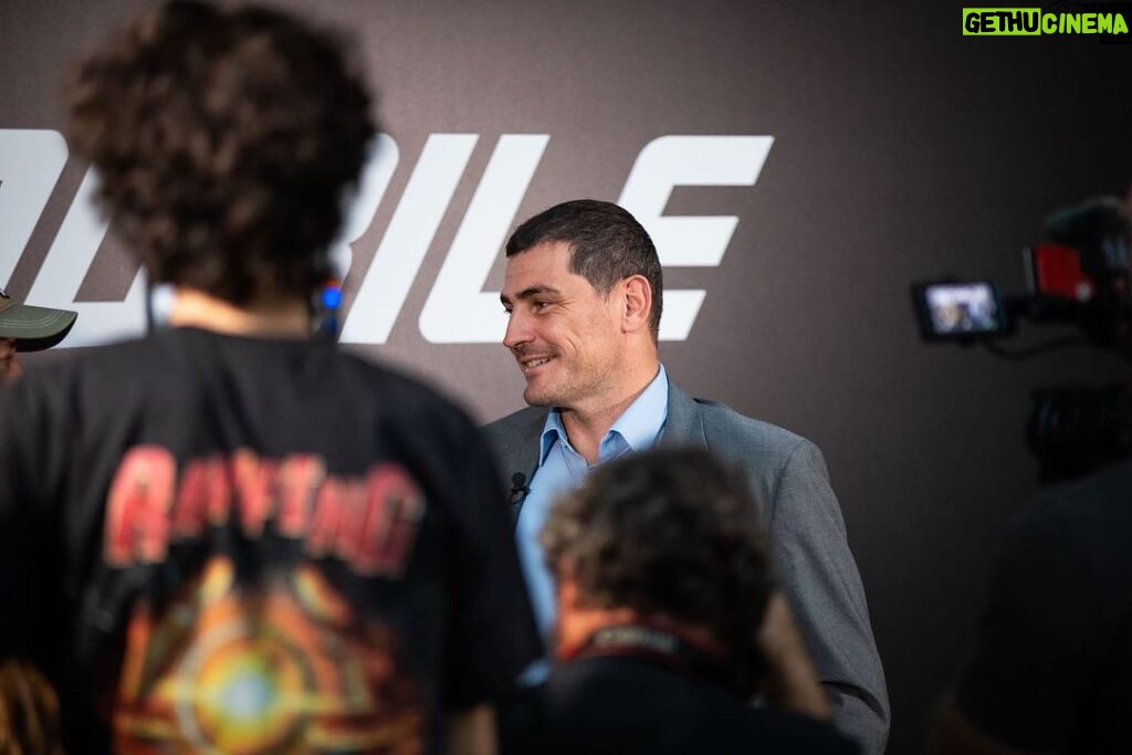 Iker Casillas Instagram - Gran noche en el #FC24 ✅👌🏻 @easportsfces