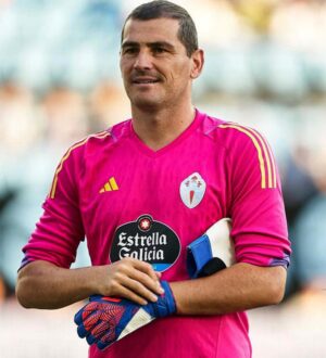 Iker Casillas Instagram - Keep calm! I’m here! 👌🏼