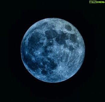 Iker Casillas - 154.3K Likes - Y ese toro enamorado de La Luna…