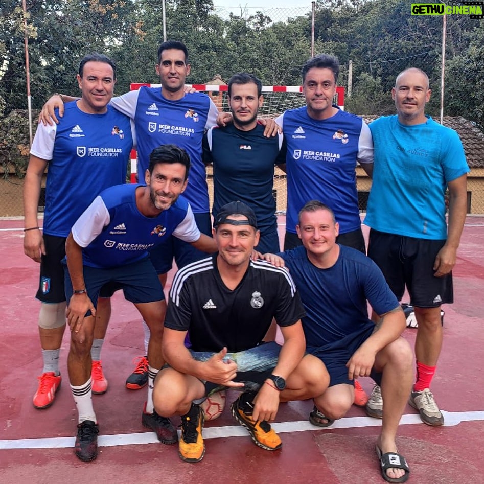 Iker Casillas Instagram - Arrancamos torneito de fútbol sala en el pueblo! Los abuelos contra los jóvenes! #LosYayos #ladehesa Navalacruz, Spain