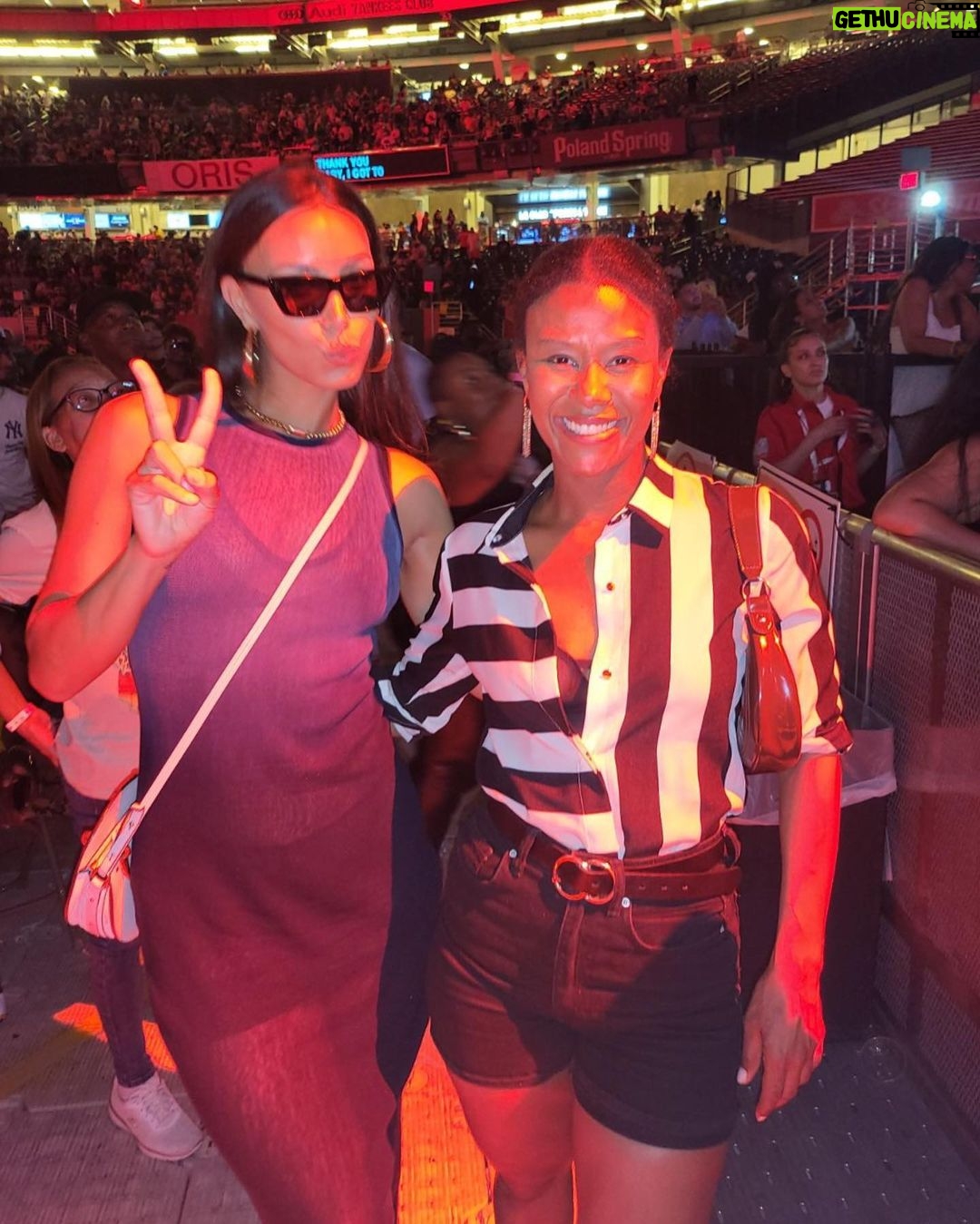 Ilfenesh Hadera Instagram - Where else would we be than where it all started? Celebrating Hip Hop last night and forever #hiphop50 🌹 The Bronx