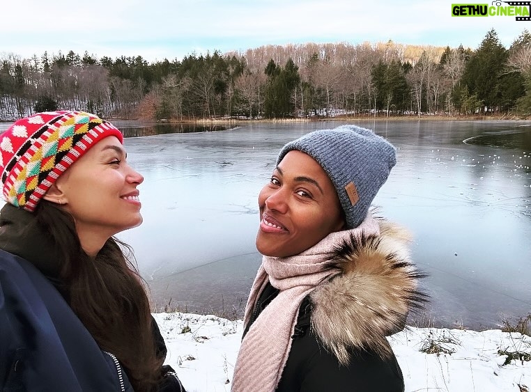 Ilfenesh Hadera Instagram - A very Nopal Thanksgiving reunion #shesgottahaveit always, @dewandawise forever 💜 Vermont