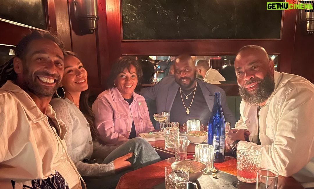 Ilfenesh Hadera Instagram - Blessings on blessings when everyone at the table has something to celebrate 🍾 Temple Bar