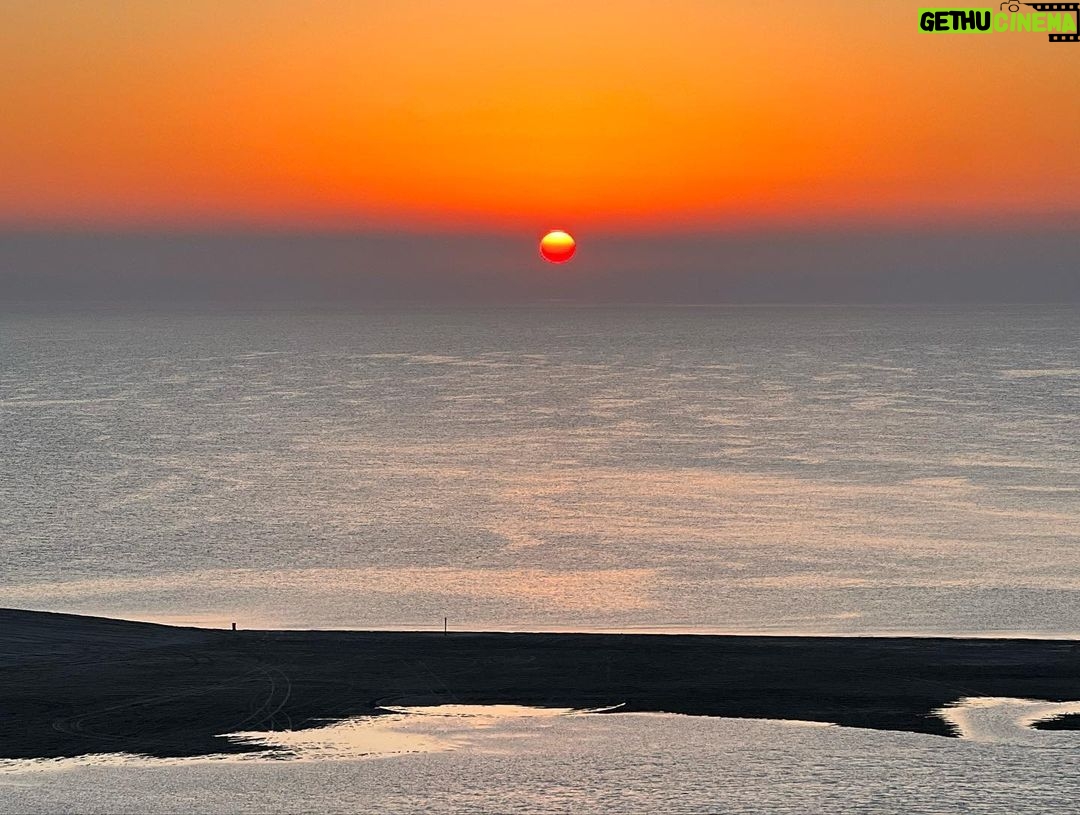 Ilfenesh Hadera - 4.5K Likes - Today Iām deeply grateful to see another sunrise, for the kindness and generosity of beautiful friends (and strangers too) and for having a life back home that Iām always eager to return to. Thank you to all of you reading this who make my life full- you know who you are. Gratitude always and the happiest Thanksgiving to you and yours x
