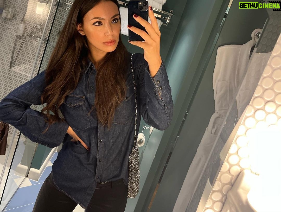 Ilfenesh Hadera Instagram - The best kind of drug Paris, France