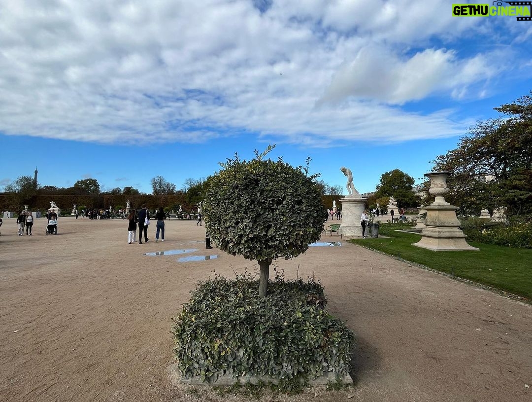 Ilfenesh Hadera Instagram - The best kind of drug Paris, France