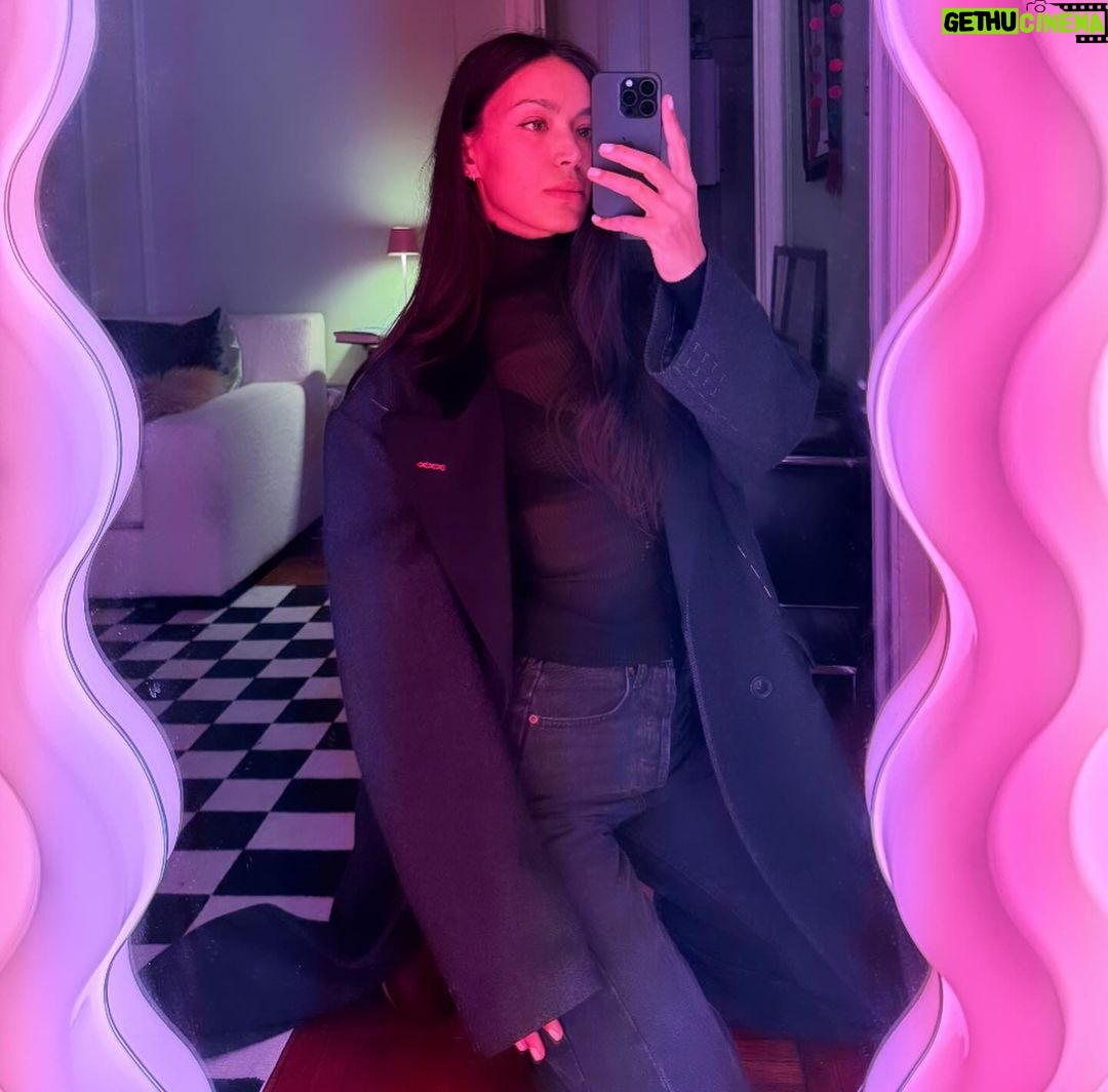 Ilfenesh Hadera Instagram - The power of suggestion . . #franzwest #ellepérez #robbrezsny #ejhill