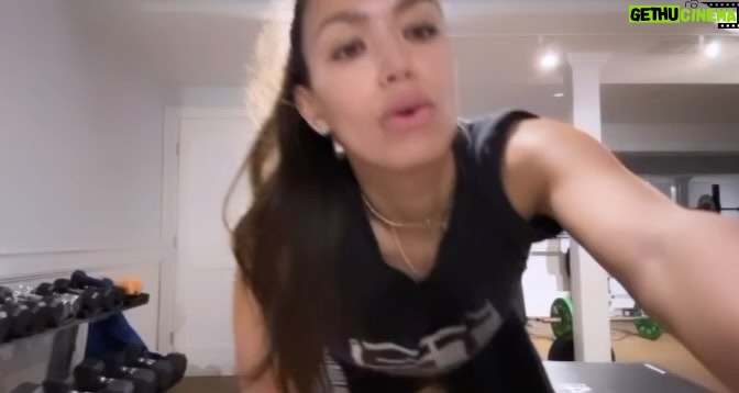 Ilfenesh Hadera Instagram - Last 10 minutes of my two hour Christmas leg day 😅Move your body! Make it habit, make it fun, make yourself fall in love with it. Happy, healthy Holidays ♥️♥️♥️